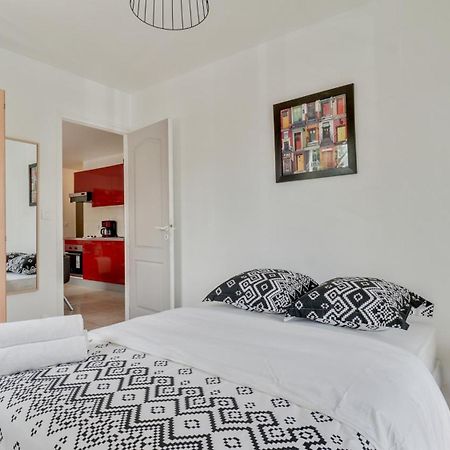 Chic Apart With Parking Near Paris Обервилье Экстерьер фото